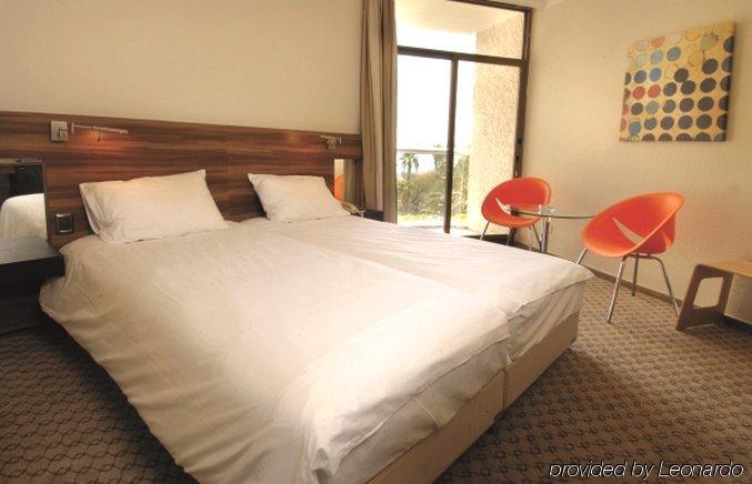 Leonardo Inn Hotel Dead Sea Ein Bokek Oda fotoğraf